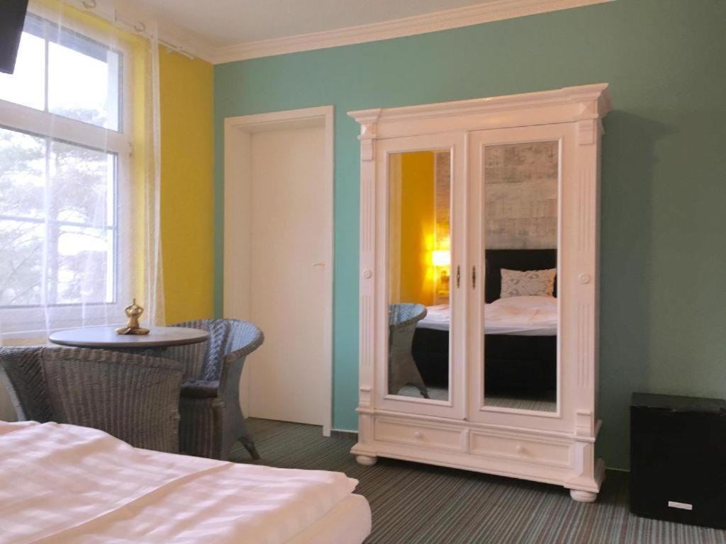 Strandhotel Villa Louisa & Appartementhaeuser Villa Josephine Und Villa Christine Juliusruh Εξωτερικό φωτογραφία