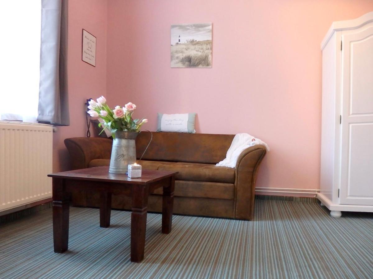 Strandhotel Villa Louisa & Appartementhaeuser Villa Josephine Und Villa Christine Juliusruh Εξωτερικό φωτογραφία