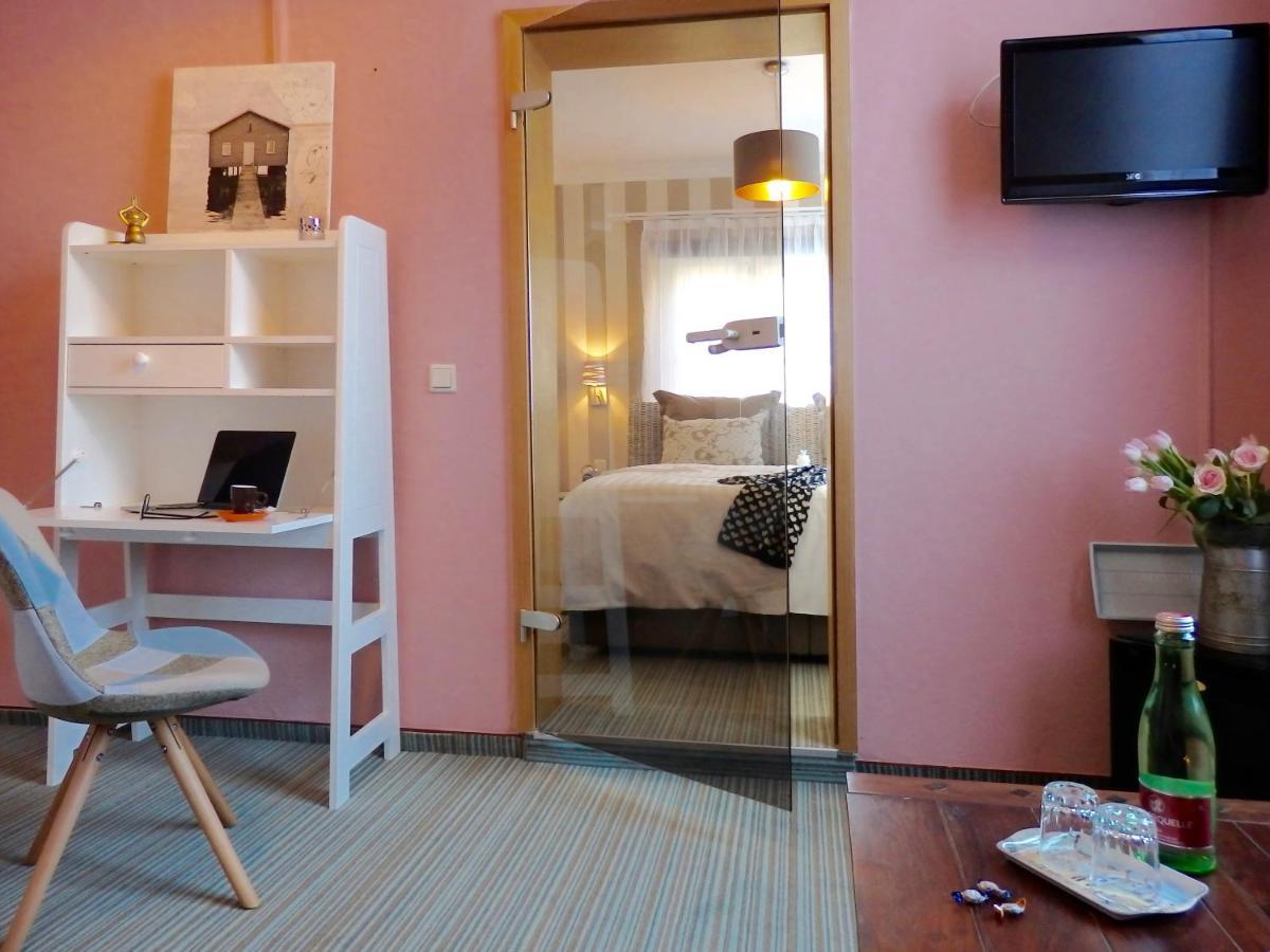 Strandhotel Villa Louisa & Appartementhaeuser Villa Josephine Und Villa Christine Juliusruh Εξωτερικό φωτογραφία
