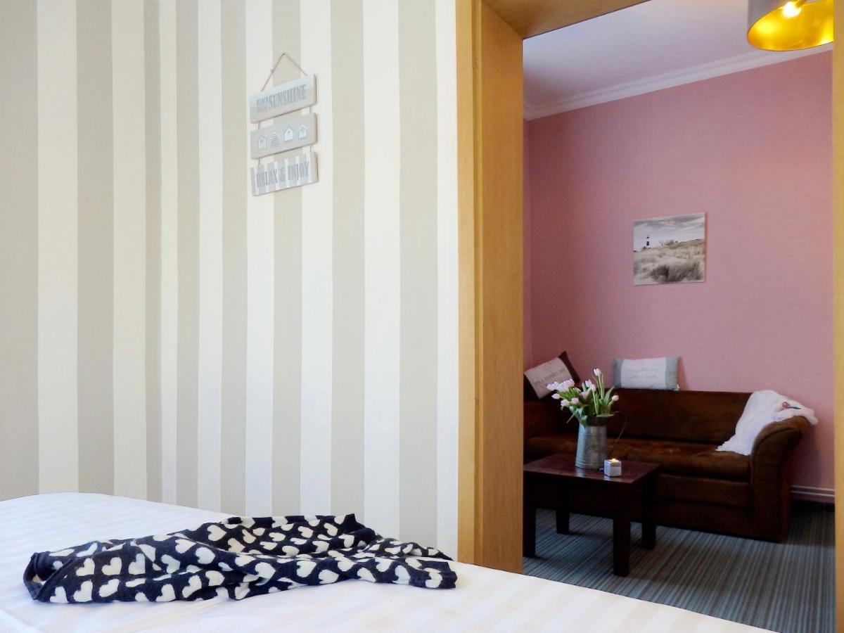 Strandhotel Villa Louisa & Appartementhaeuser Villa Josephine Und Villa Christine Juliusruh Εξωτερικό φωτογραφία