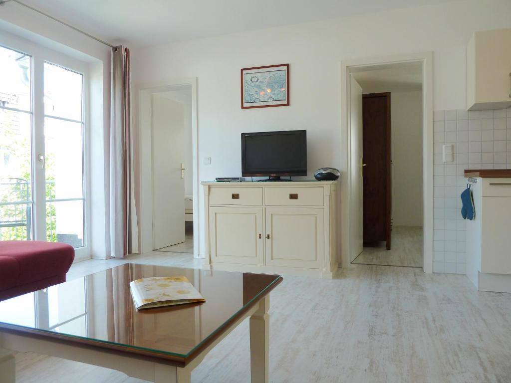 Strandhotel Villa Louisa & Appartementhaeuser Villa Josephine Und Villa Christine Juliusruh Δωμάτιο φωτογραφία